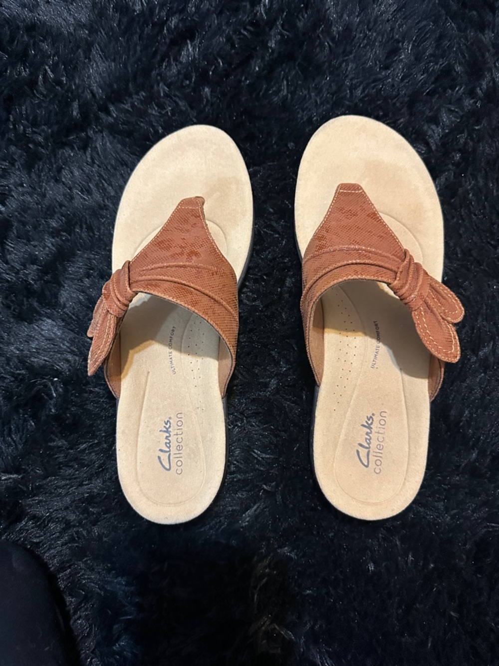 Clarks Women's Tan Knot Strap Sandals